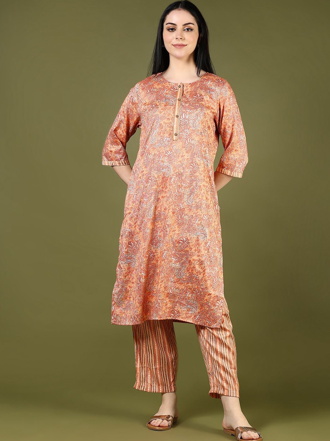 

V-Mart Women Floral Printed Regular Pure Cotton Kurta with Palazzos, Rust