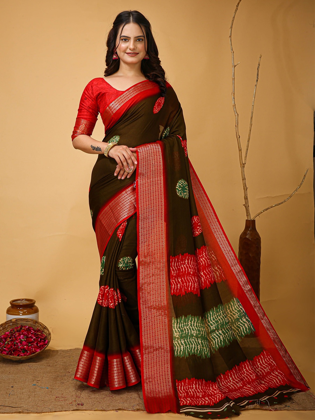 

HERE&NOW Woven Design Zari Silk Cotton Banarasi Saree, Green