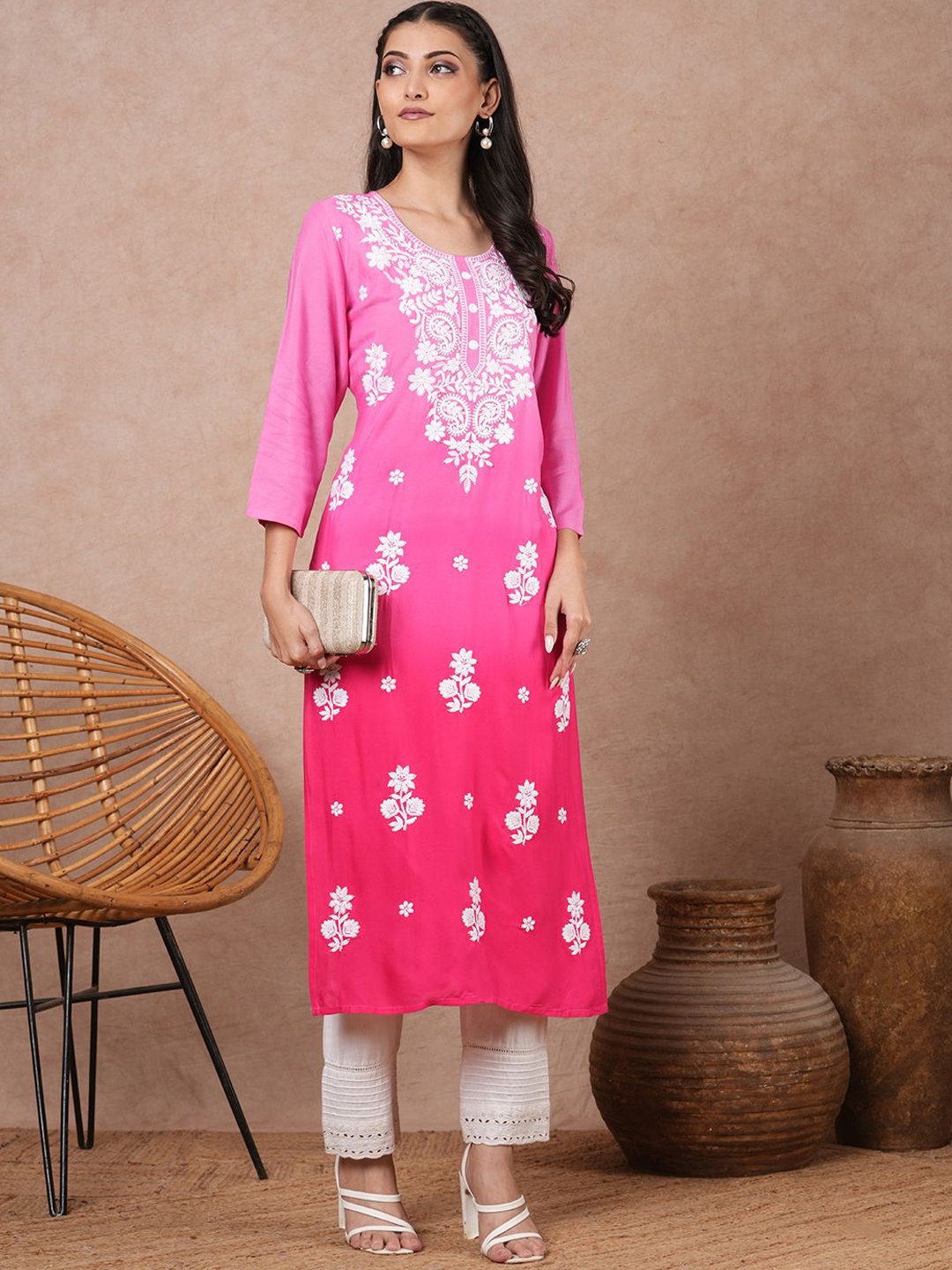 

FASHOR Women Floral Dyed Chikankari Kurta, Pink