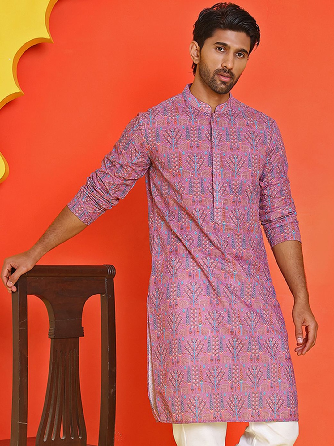 

Anouk Men Floral Embroidered Chikankari Floral Kurta, Purple