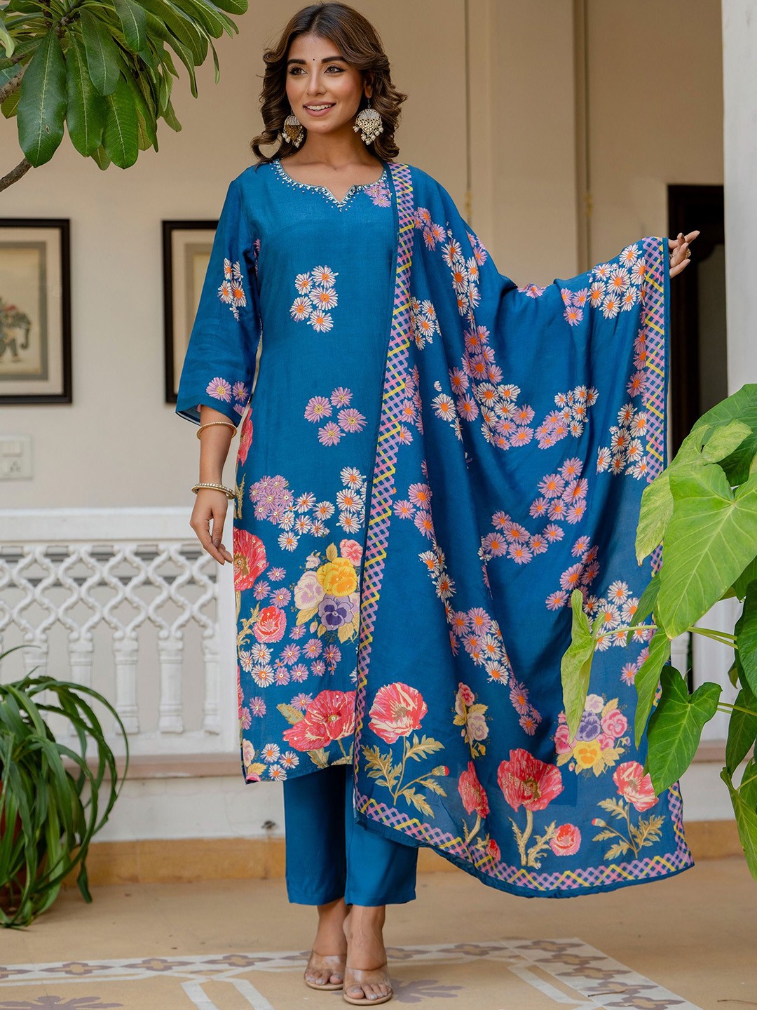 

HOUSE OF MORA Women Floral Printed Regular Kurta with Trousers & With Dupatta, Blue