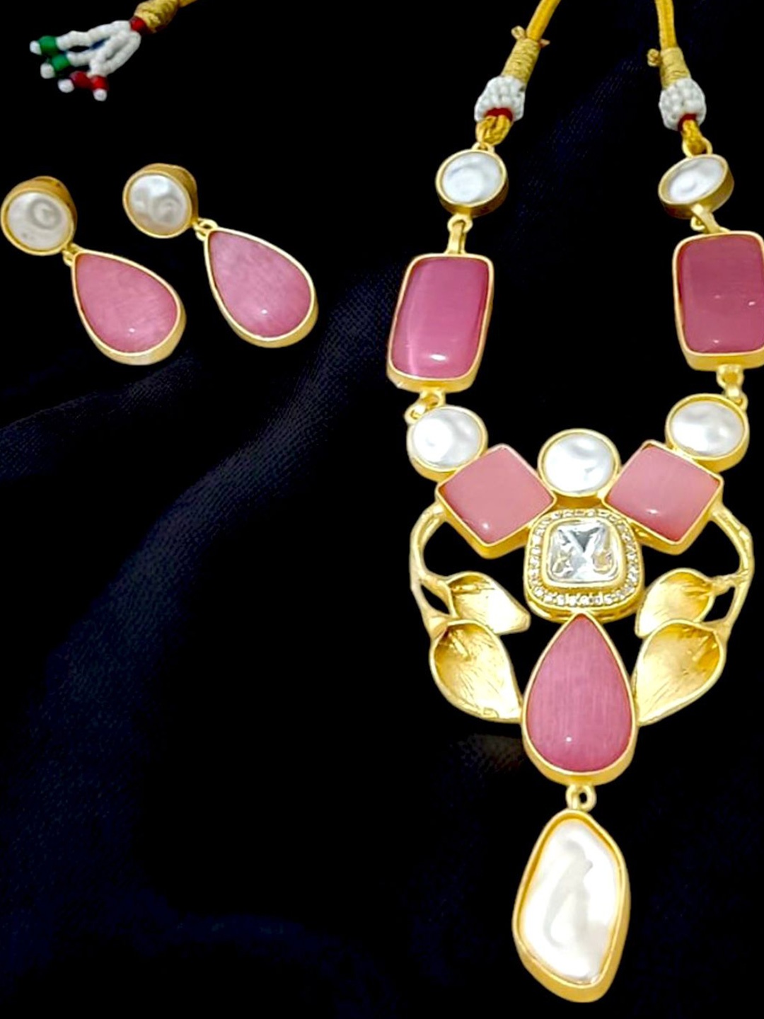 

TISHUL JEWELS Gold-Plated Stone-Studded Jewellery Set