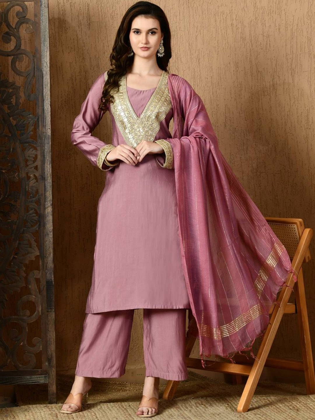 

Sangria Round Neck Long Sleeves Kurta With Trousers & Dupatta, Lavender