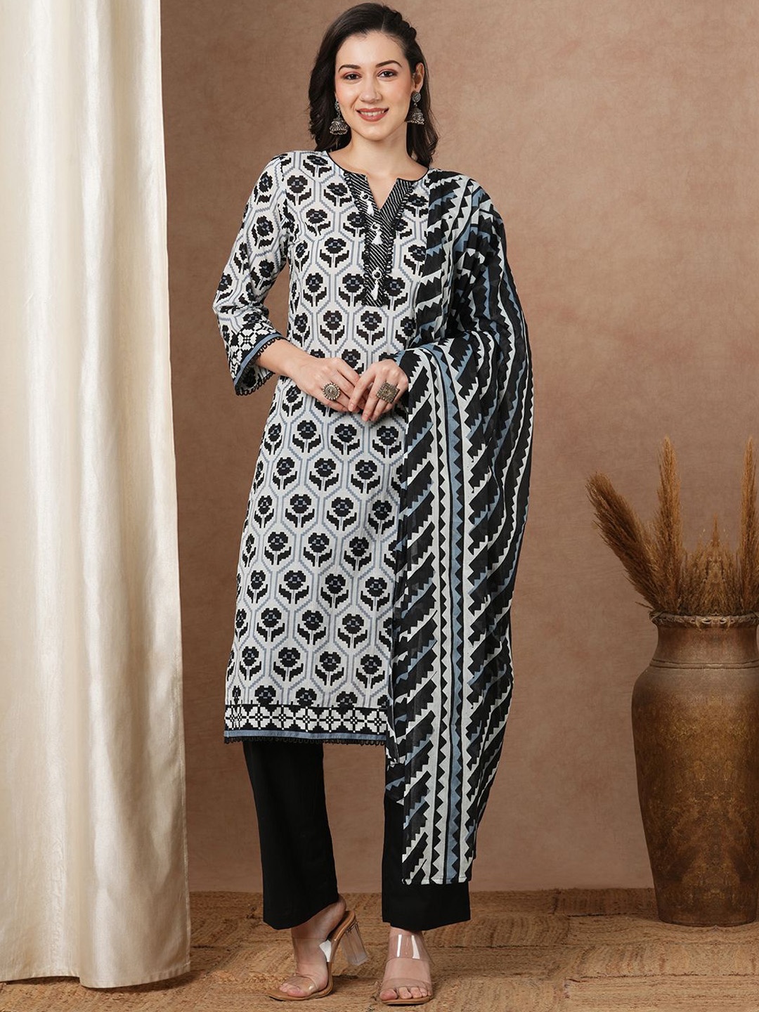 

FASHOR Women Ethnic Motifs Printed Regular Mirror Work Pure Cotton Kurta with Trousers & With Dupatta, White