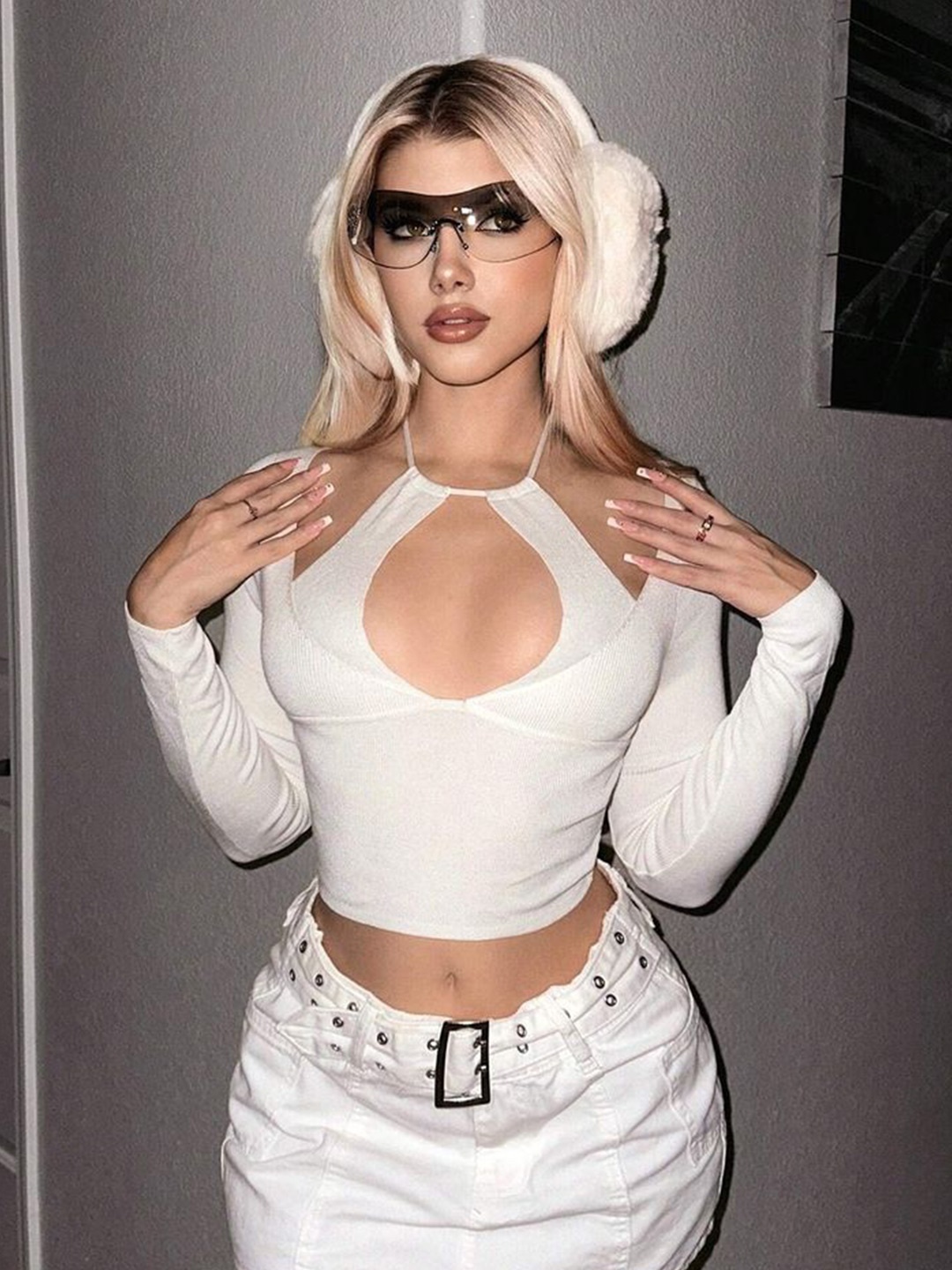 

LULU & SKY Crop Top, Off white