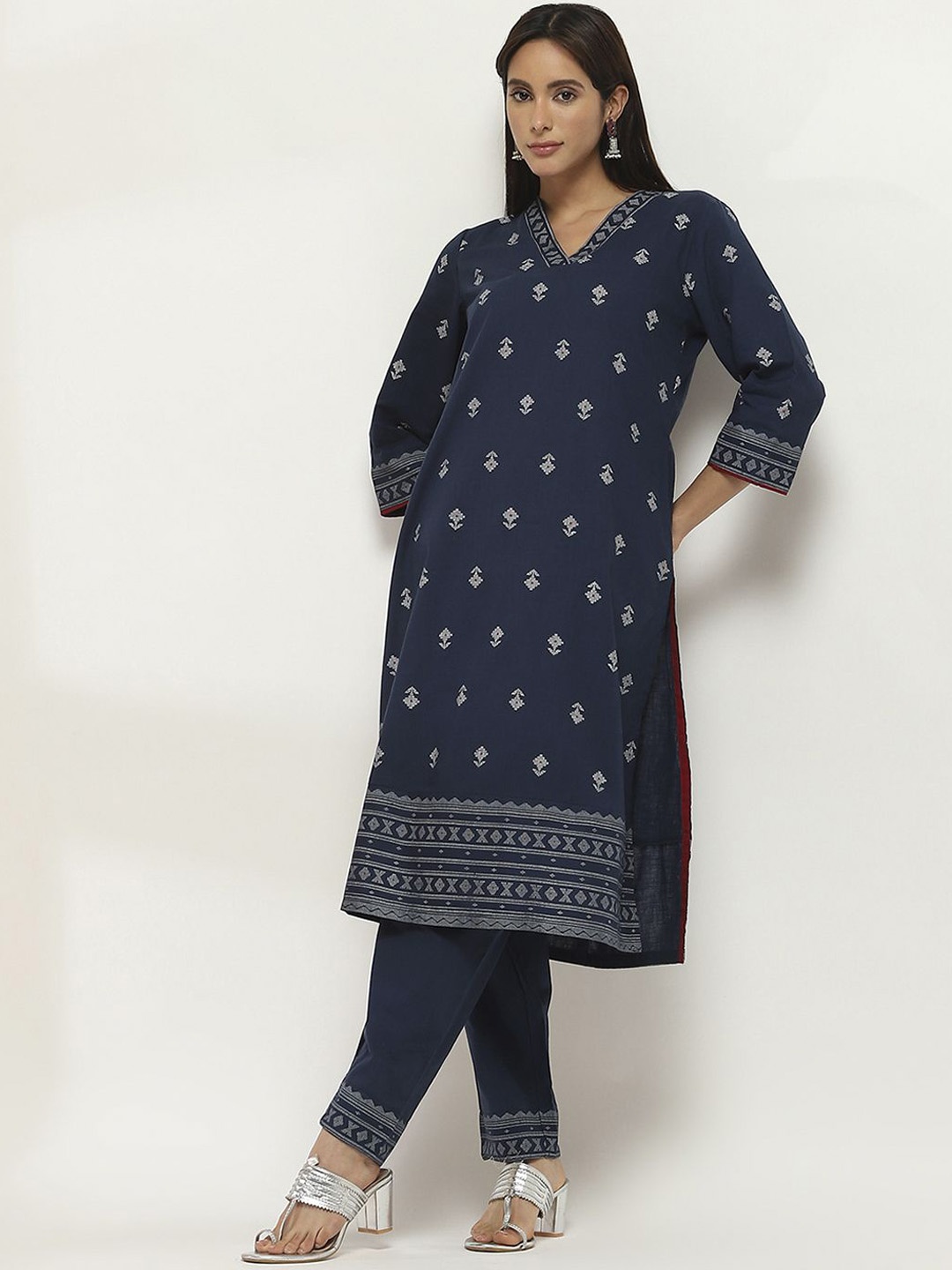

Rangriti Women Floral Printed Regular Pure Cotton Kurta with Trousers, Blue