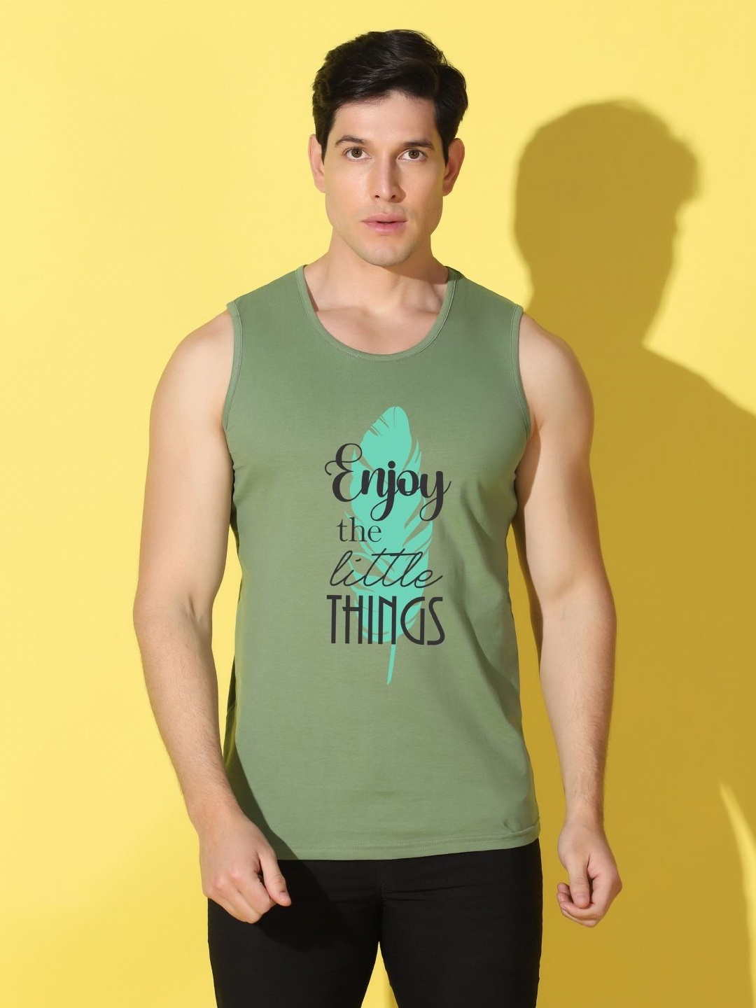

WOOSTRO Men Typography Printed Applique Slim Fit T-shirt, Green