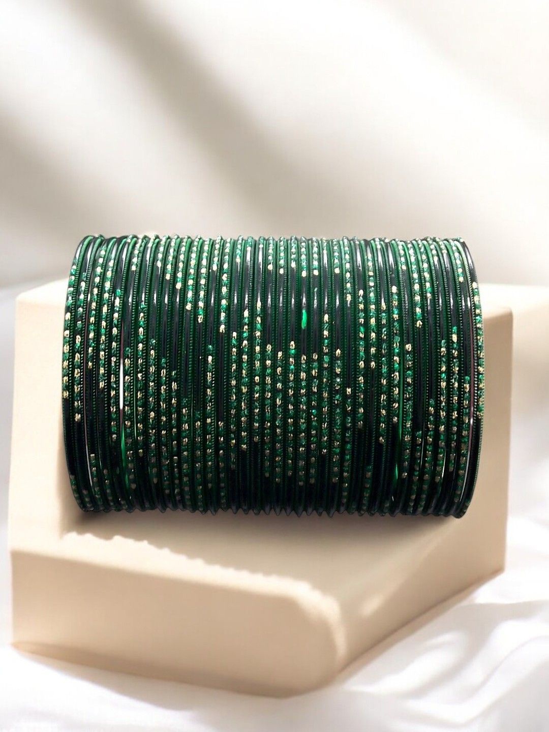 

FEMMIBELLA Set Of 36 Metal Bangles, Green