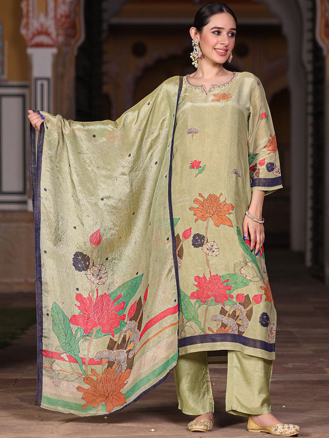 

HOUSE OF MORA Women Floral Printed Regular Beads and Stones Kurta with Trousers & With Dupatta, Green