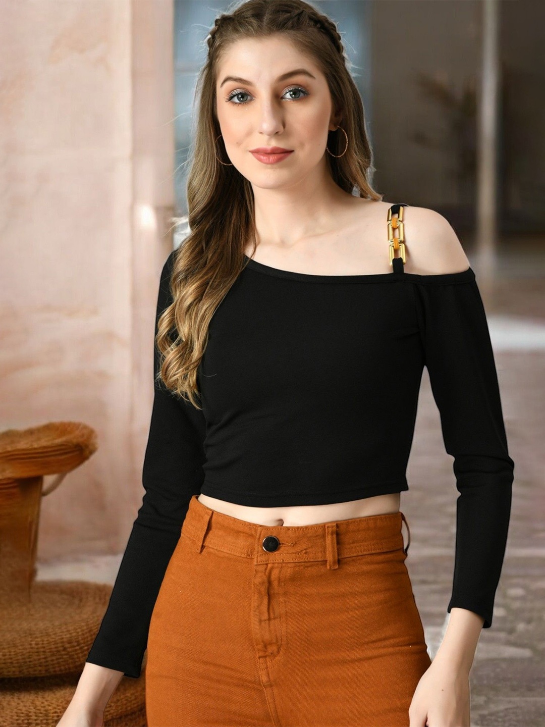 

IUGA Off-Shoulder Crop Top, Black