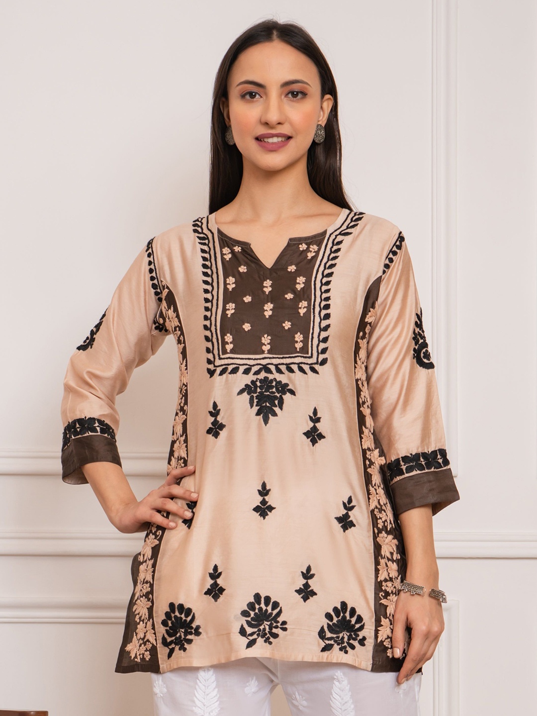 

HOUSE OF KARI Women Floral Embroidered Sequinned Kurta, Brown