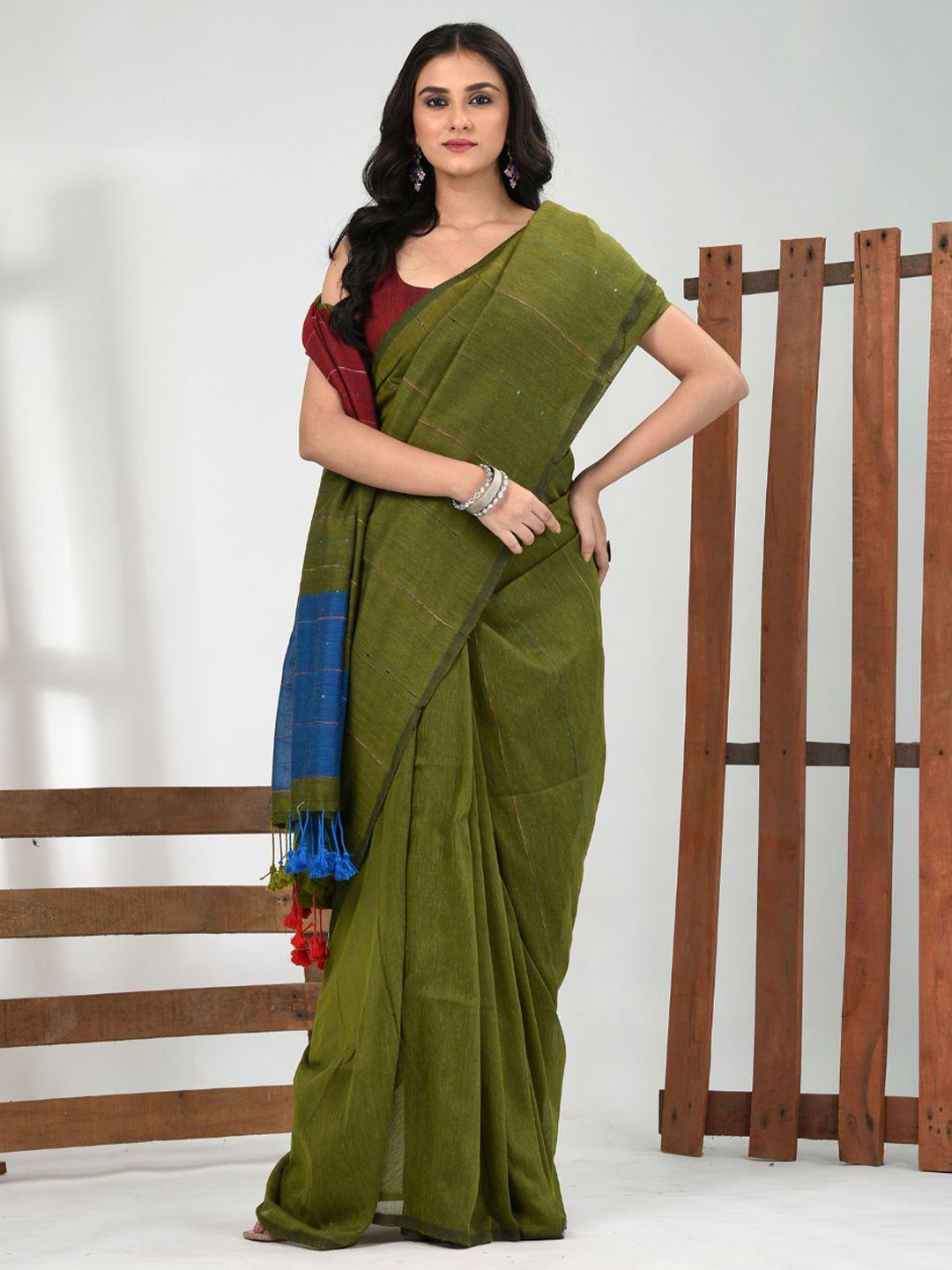 

Charukriti Striped Pure Cotton Handloom Saree, Green