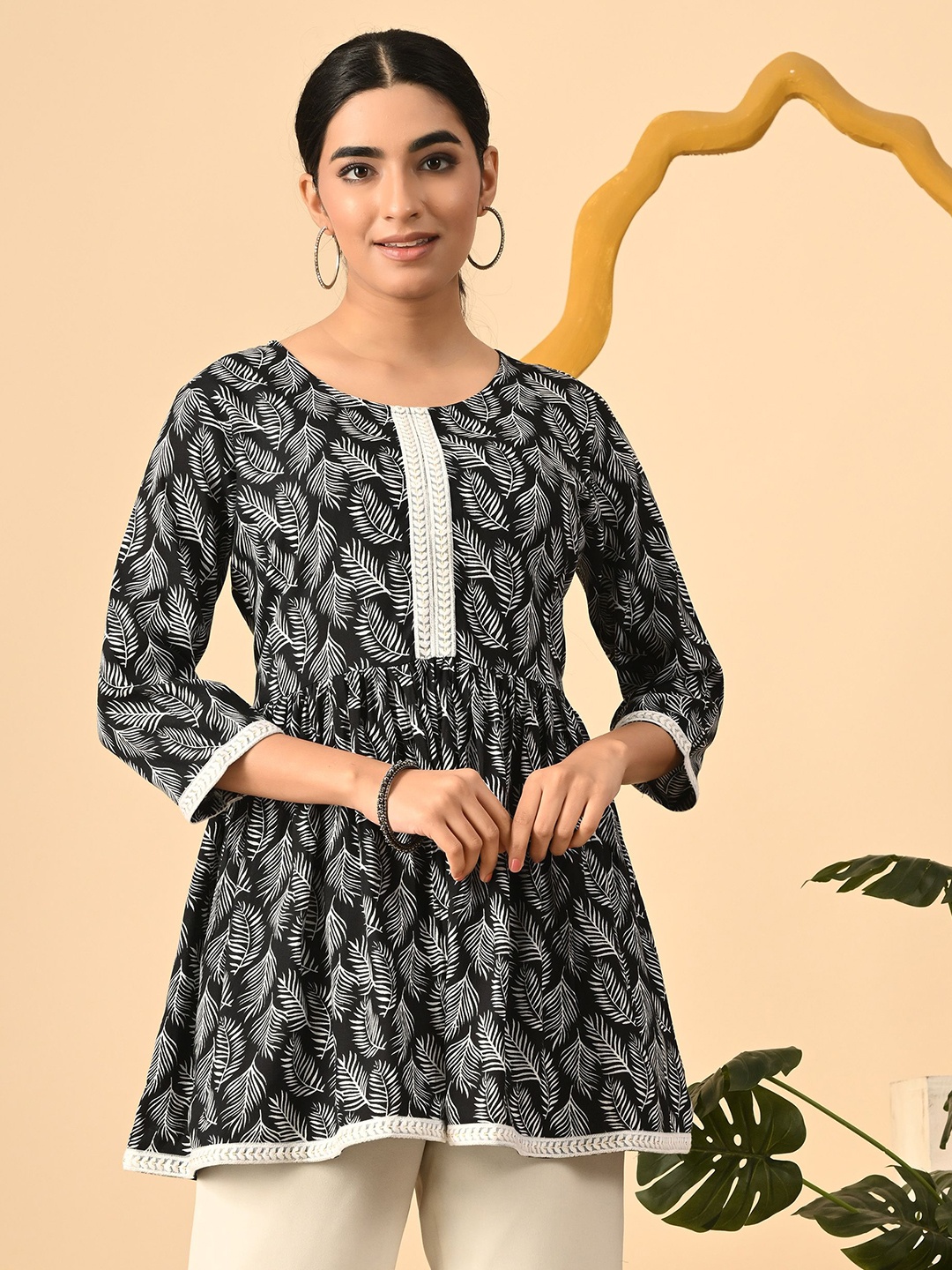 

GLOWWORLD Printed Tunic, Black