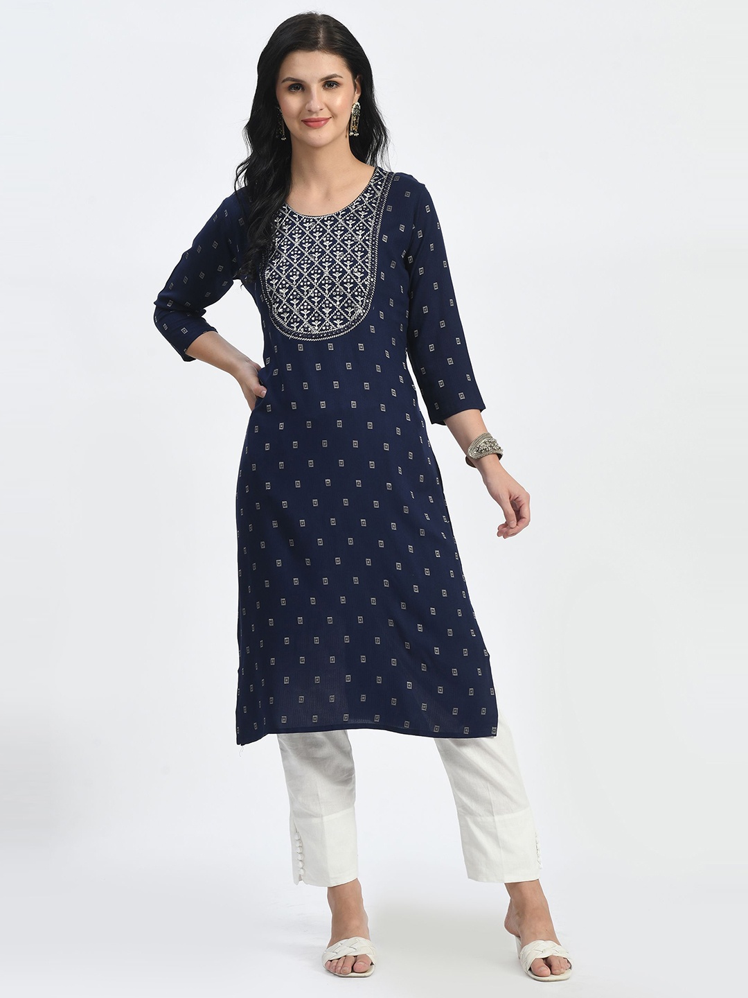 

MAURYA Embroidered Round Neck Kurta, Navy blue