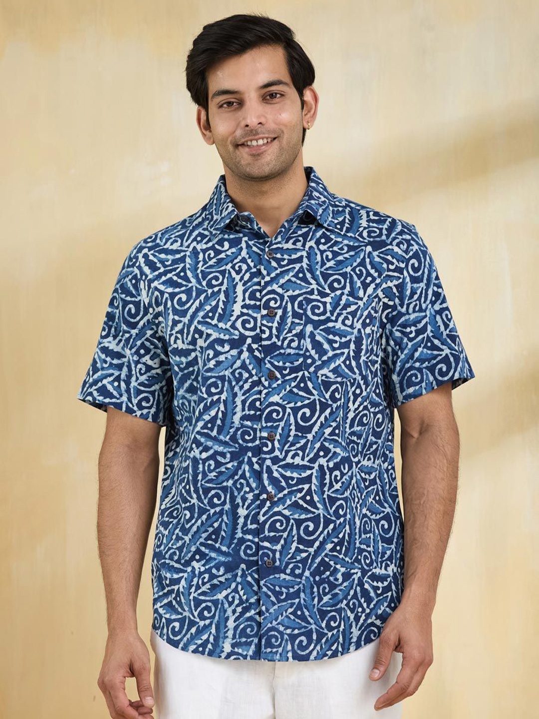 

Fabindia Men Slim Fit Opaque Printed Casual Shirt, Blue