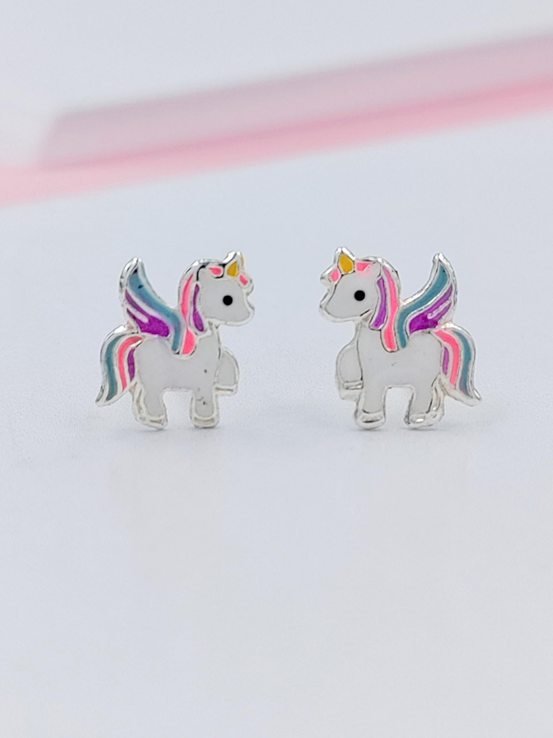 

AMONROO Animal Shaped Studs Earrings, Purple
