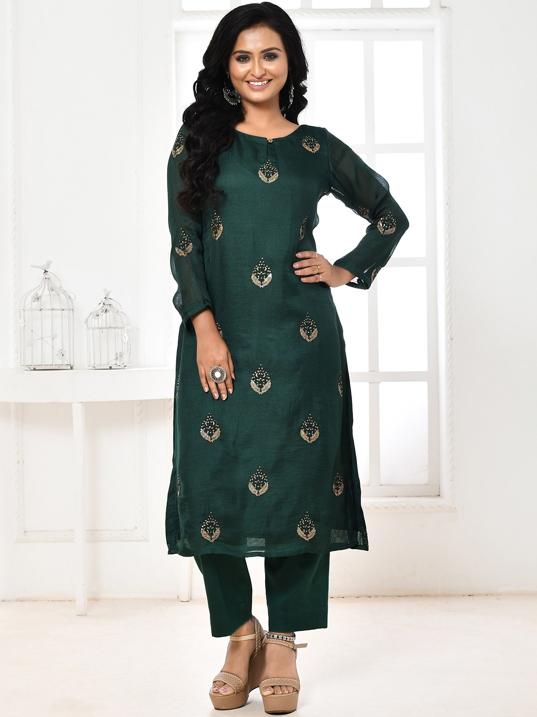 

THREAD SAGA Women Paisley Embroidered Regular Sequinned Kurti with Trousers, Green