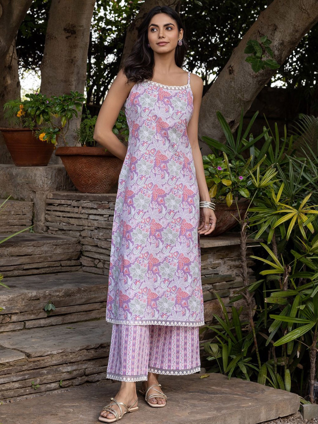 

FIORRA Women Floral Printed Regular Pure Cotton Kurta with Palazzos, Lavender