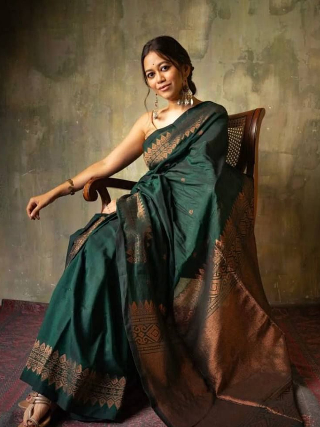 

Rujave Art Silk Kanjeevaram Saree, Green