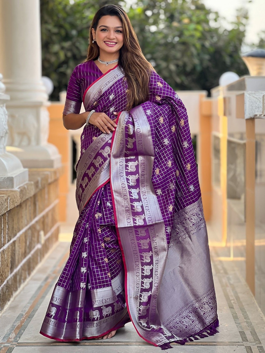 

Panzora Checked Zari Silk Blend Saree, Purple