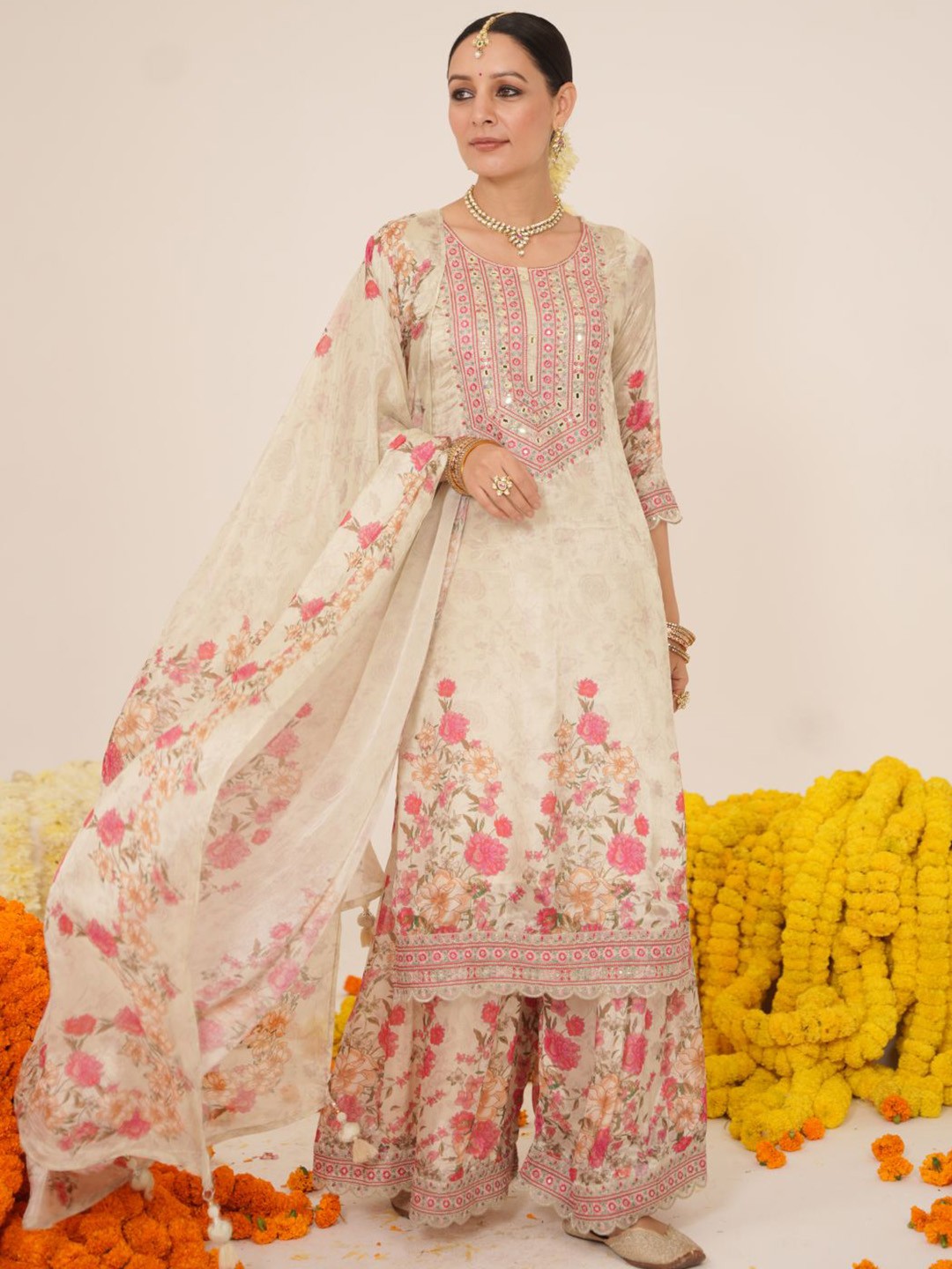 

Sindh Fashion Women Floral Embroidered Regular Mirror Work Kurta with Palazzos & With Dupatta, Cream