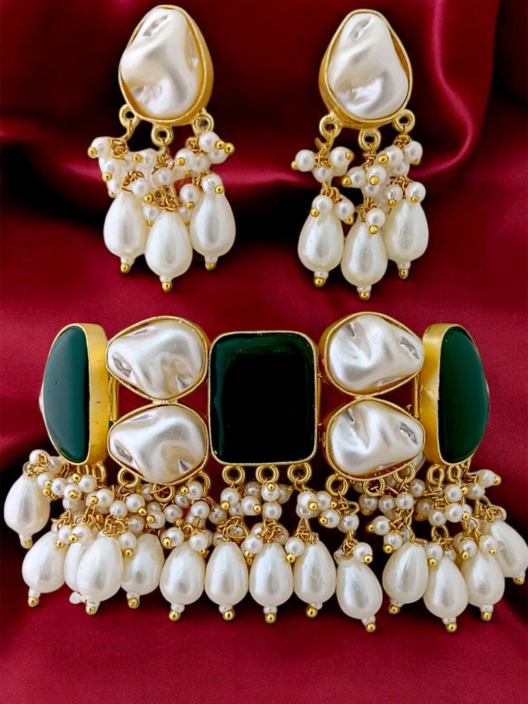 

TISHUL JEWELS Gold-Plated Stone-Studded & Beaded Jewellery Set