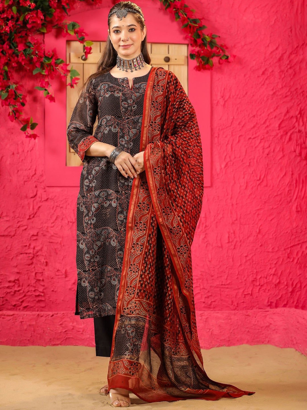 

KALINI Women Floral Printed Regular Kurta with Palazzos & With Dupatta, Maroon