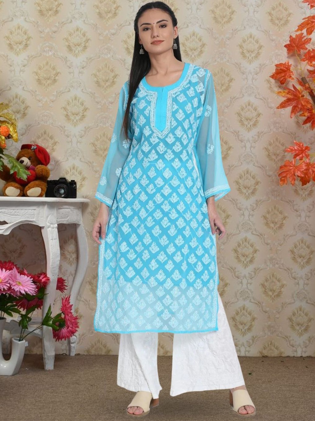 

PARAMOUNT CHIKAN Women Ethnic Motifs Embroidered Chikankari Floral Georgette Kurta, Turquoise blue