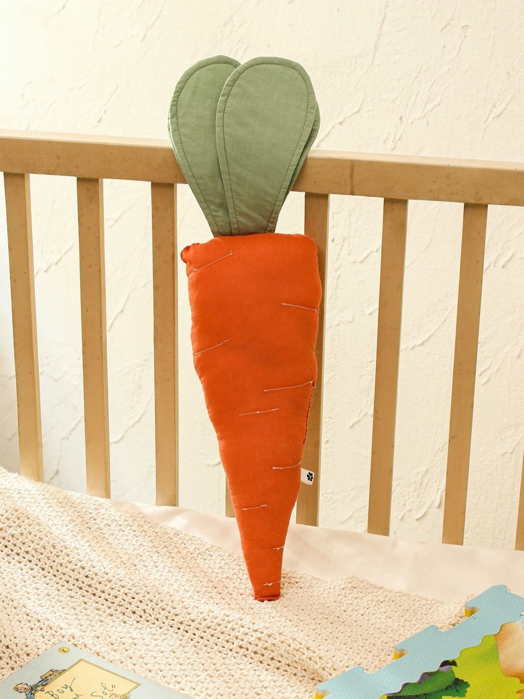 

House This Orange & Green Pre-Filled CarrotCushions
