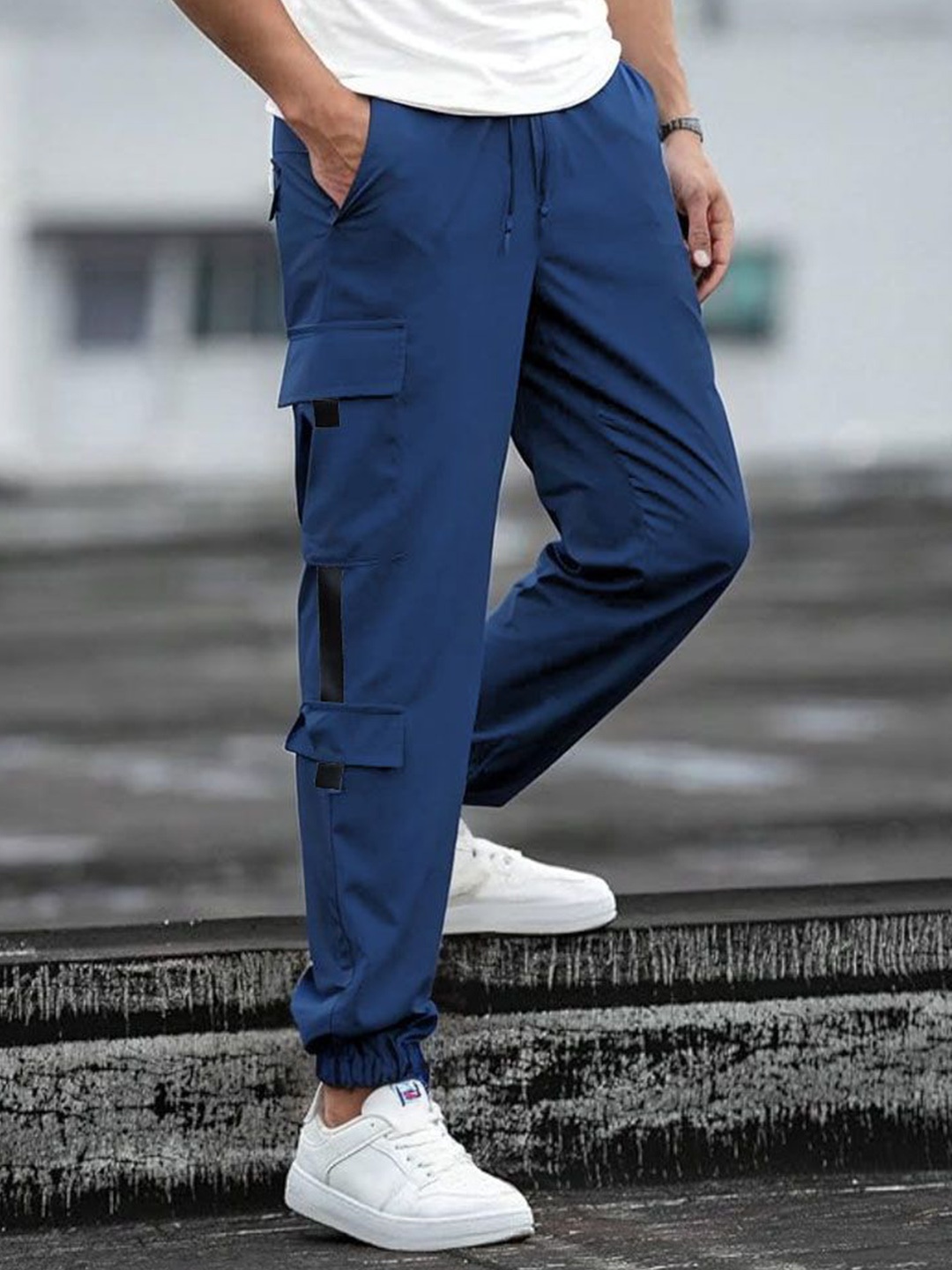 

MACK JONNEY Men Mid Rise Joggers, Blue
