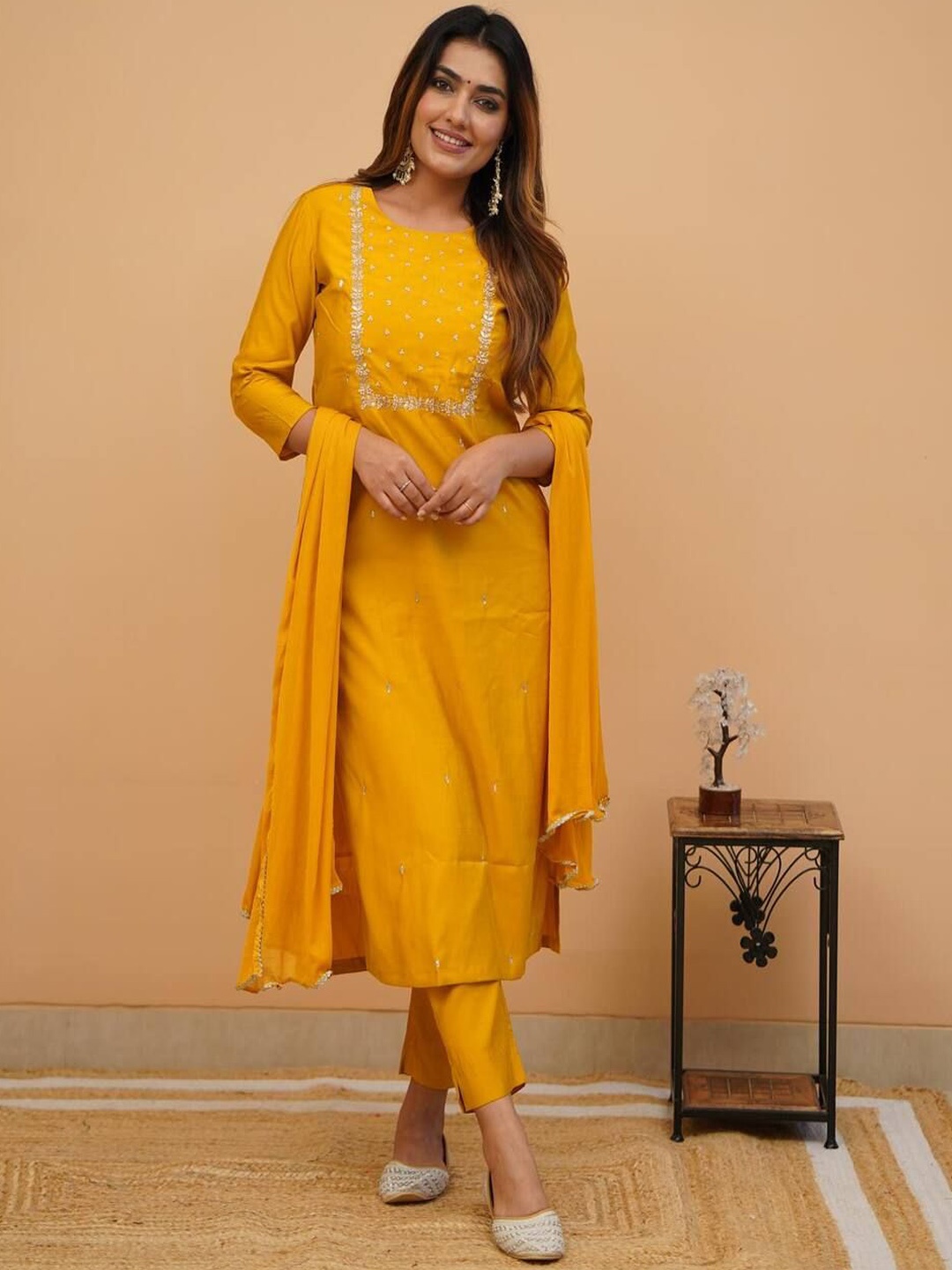 

REALLTREND Women Embroidered Regular Thread Work Kurta with Trousers & With Dupatta, Yellow