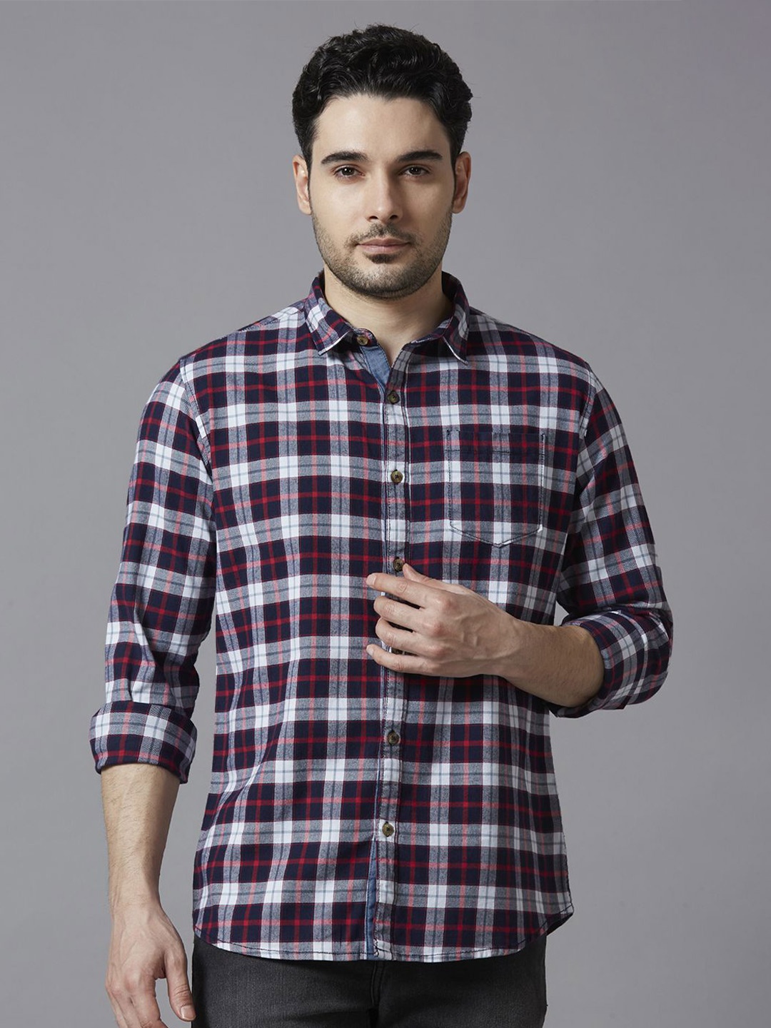 

SNX Men Tailored Fit Checked Casual Shirt, Navy blue