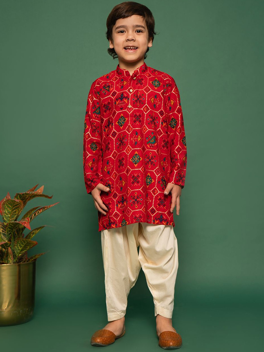

VASTRAMAY Boys Printed Regular Kurta with Patiala, Red