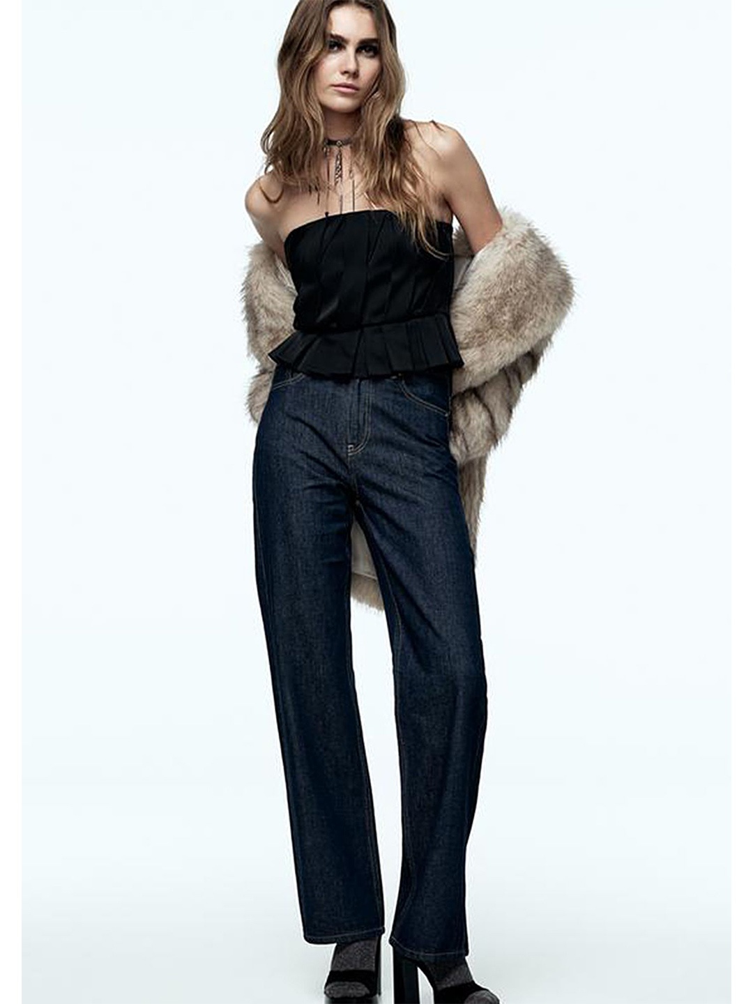 

LULU & SKY Off-Shoulder Tube Top, Black
