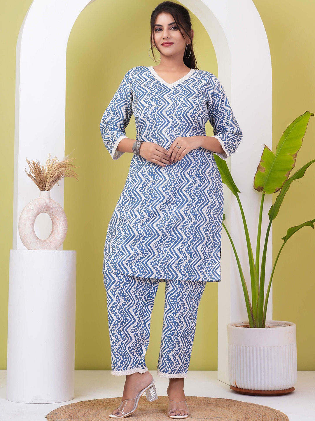 

GATIM Printed V-Neck Tunic With Trousers Co-Ords, Blue