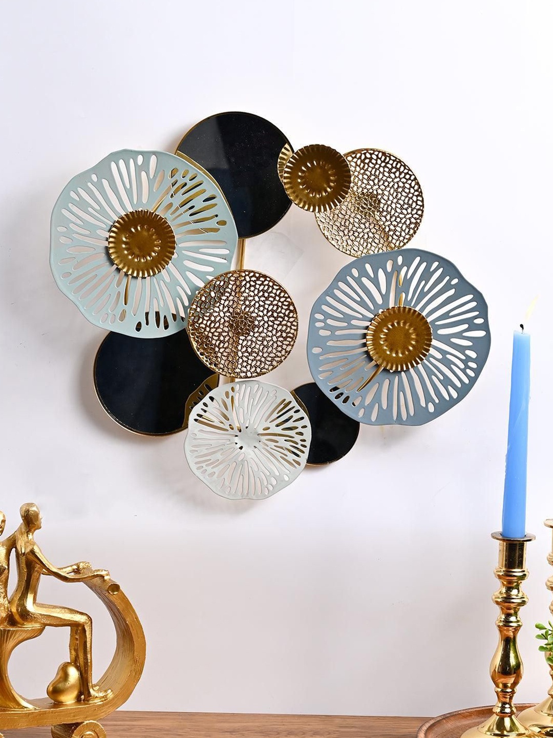 

MARKET99 Golden And Blue Round Flower Wall Plaque, Black