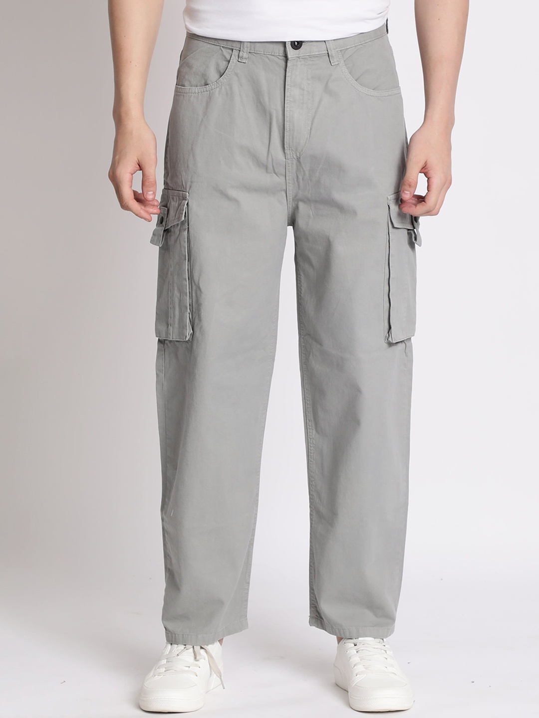 

The Roadster Lifestyle Co Men Pure Cotton Baggy Fit Cargo Trousers, Grey