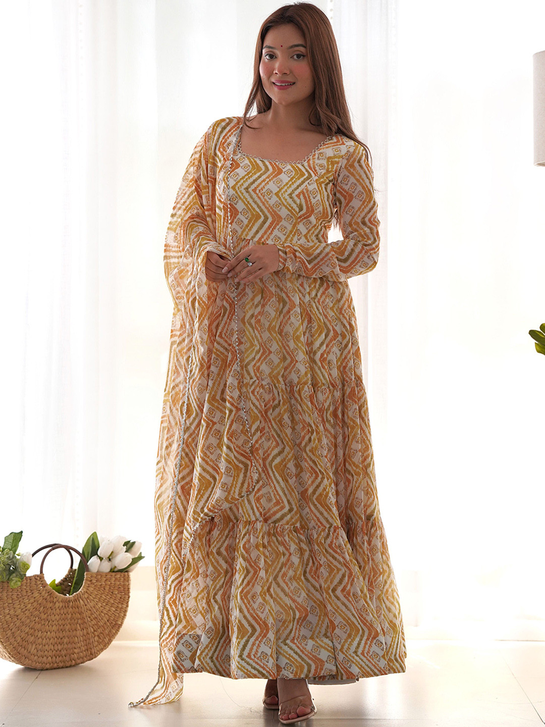 

CULTISE QUEEN Women Floral Embroidered Regular Pure Silk Kurta with Pyjamas & With Dupatta, Yellow