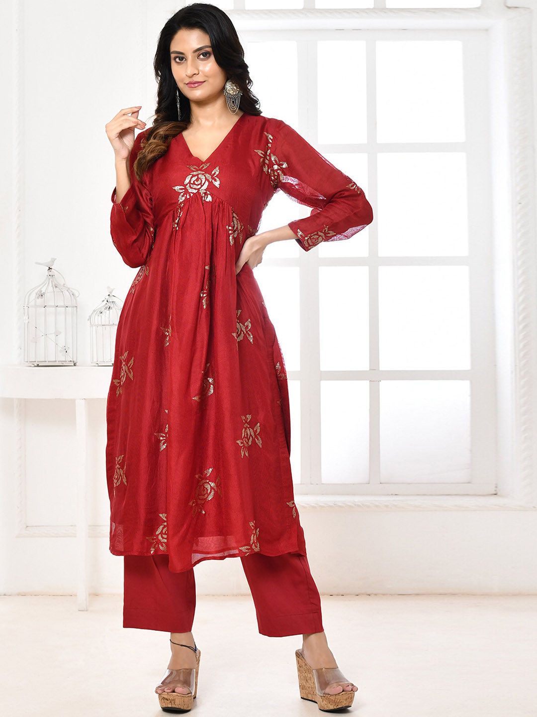 

THREAD SAGA Women Floral Embroidered Regular Sequinned Kurta with Trousers, Red