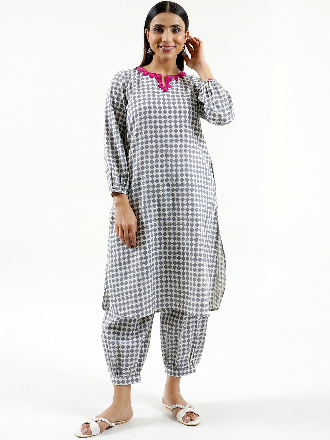 

CYAN Women Regular Kurta with Trousers, Charcoal