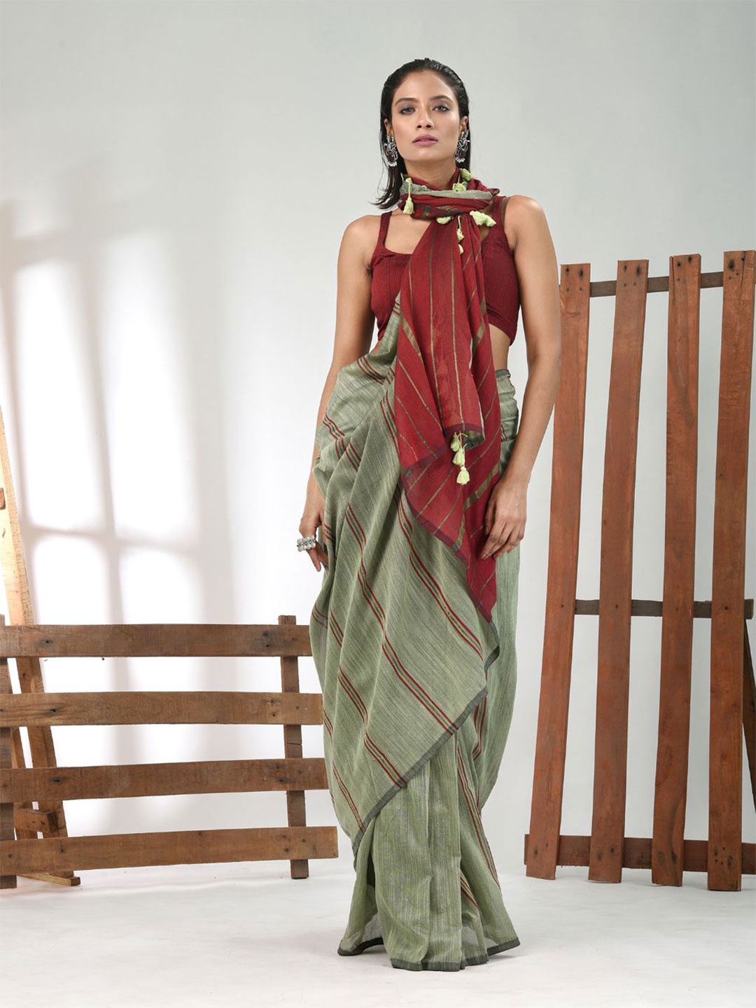 

Charukriti Striped Pure Cotton Saree, Green