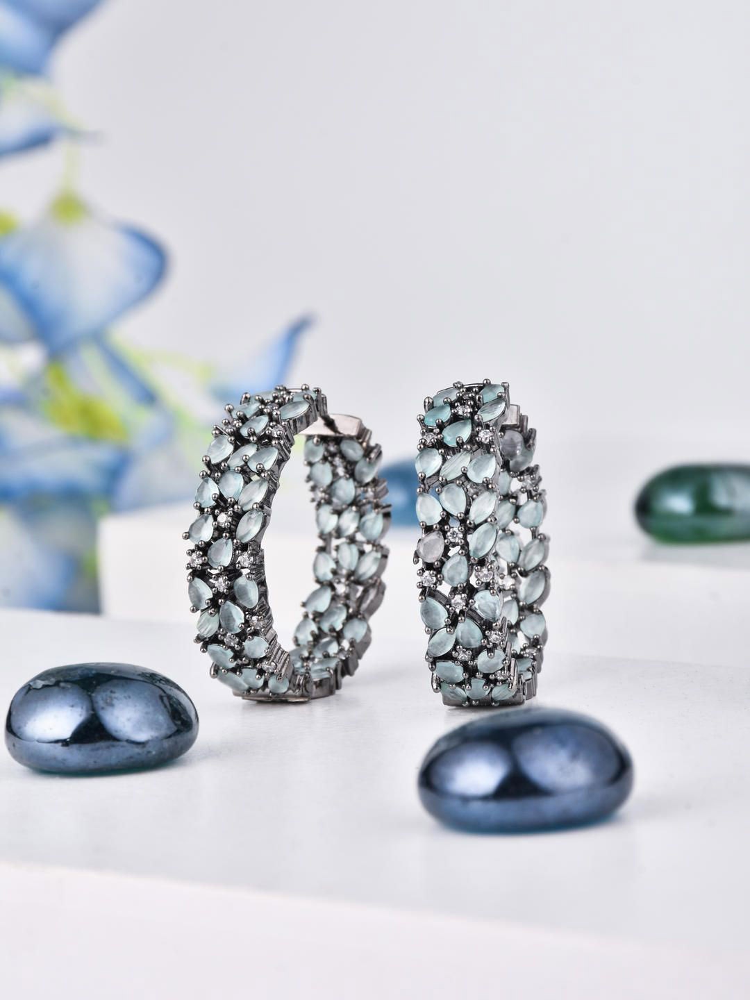 

Reenisaa Oval Hoop Earrings, Teal