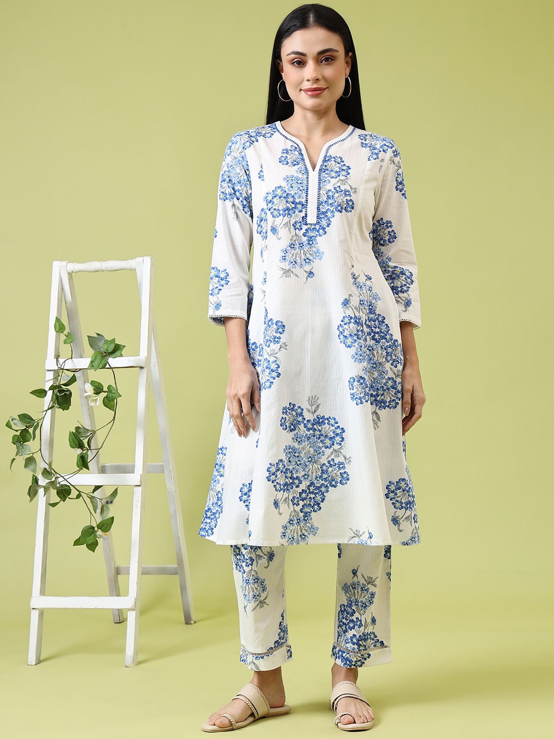 

W Women Floral Printed Regular Pure Cotton Kurta with Trousers, White