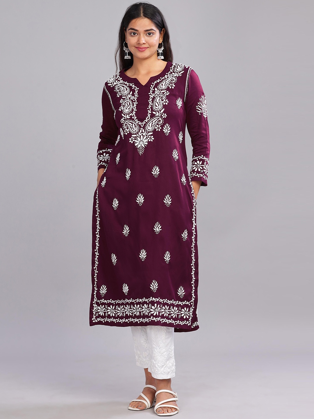 

Club Loom Women Embroidered Thread Work Kurta, Red
