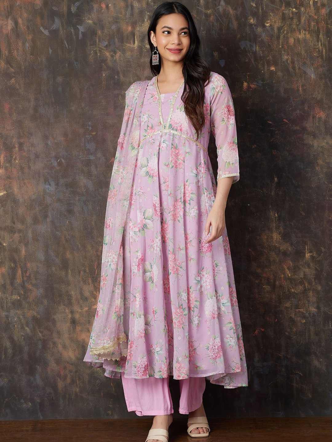 

Melange by Lifestyle Women Floral Embroidered Regular Kurta with Pyjamas & With Dupatta, Mauve