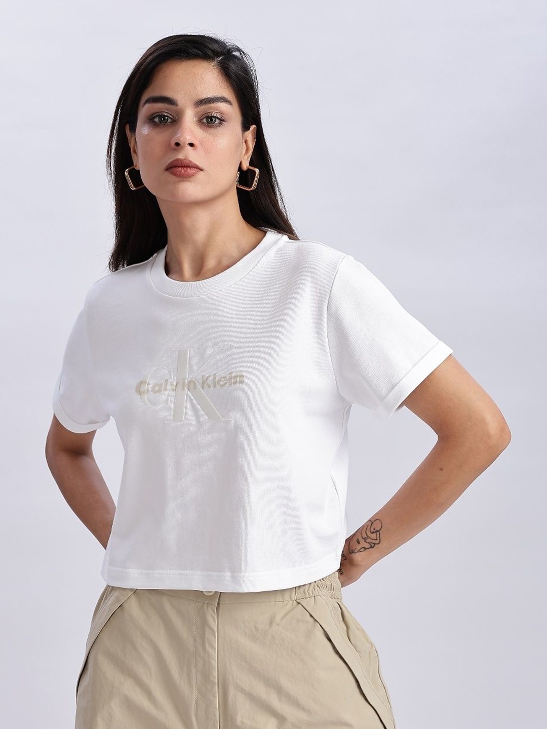 

Calvin Klein Jeans Women Brand Logo Printed Organic Cotton T-shirt, White