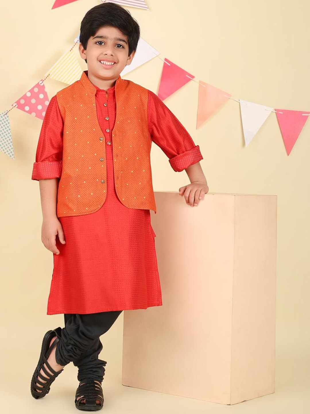 

Fabindia Boys Printed Flared Sleeves Thread Work Kurta, Orange