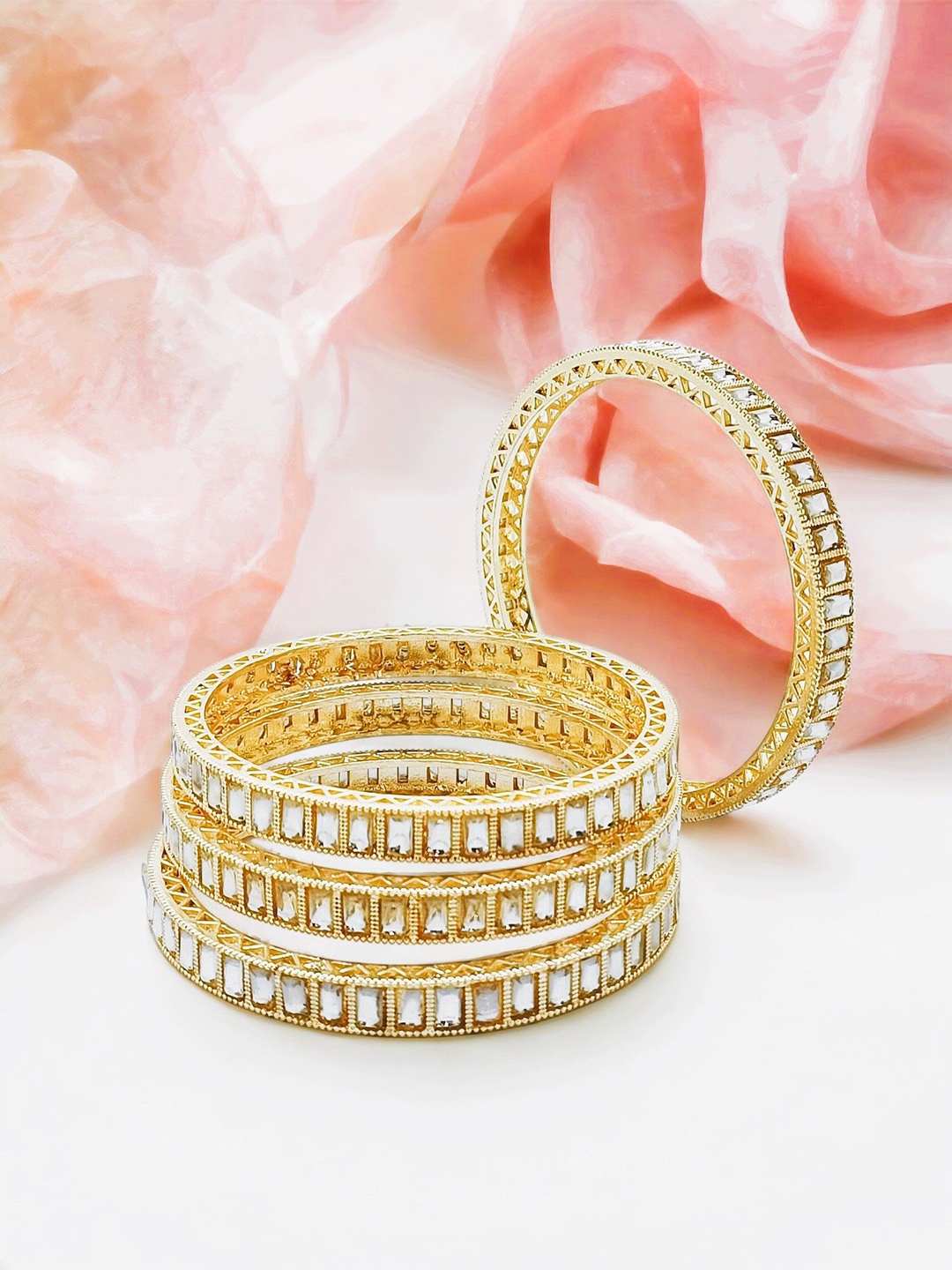 

FEMMIBELLA Set Of 4 Gold-Plated Kundan-Studded Bangles