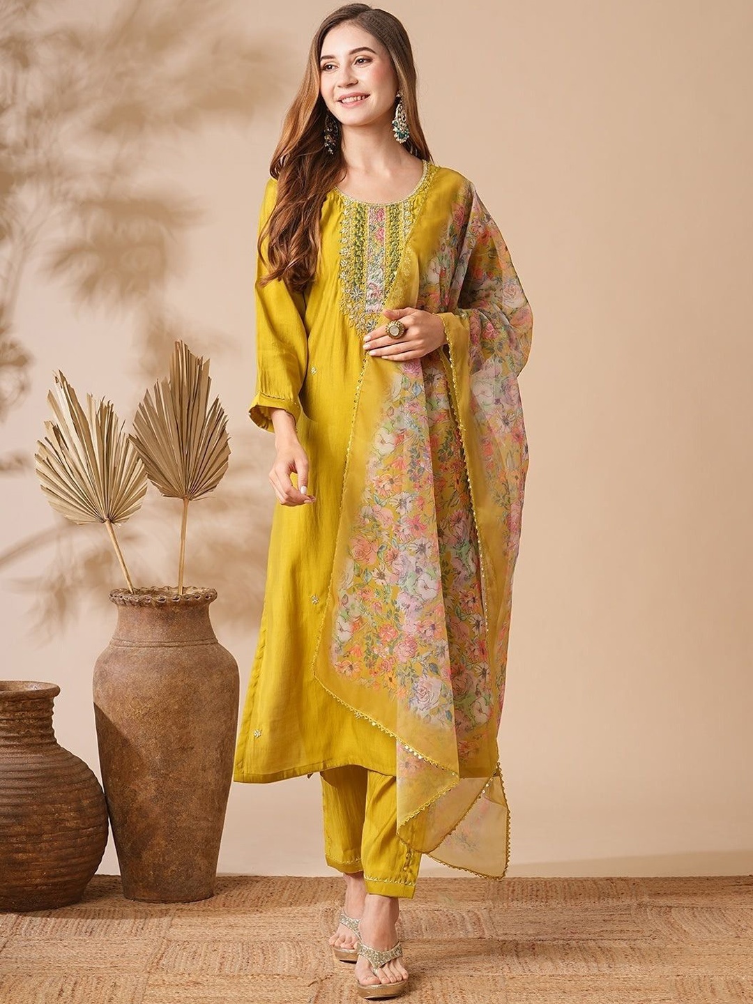 

REALLTREND Women Floral Embroidered Regular Sequinned Kurta with Trousers & With Dupatta, Mustard