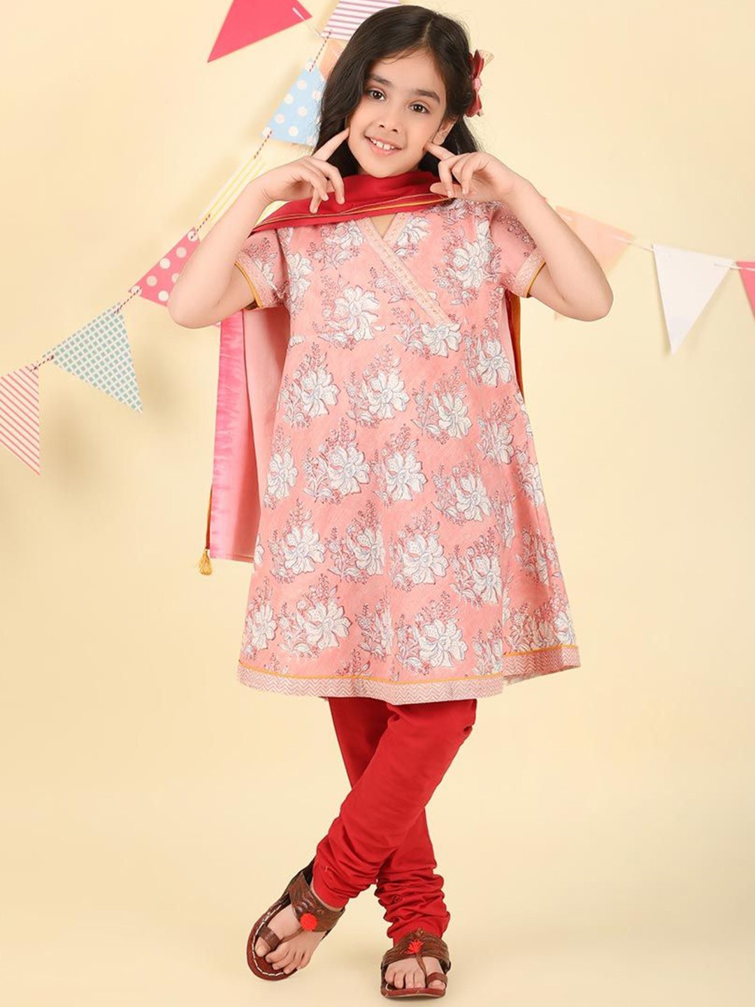 

Fabindia Girls Floral Printed Regular Pure Cotton Kurta with Churidar & With Dupatta, Pink